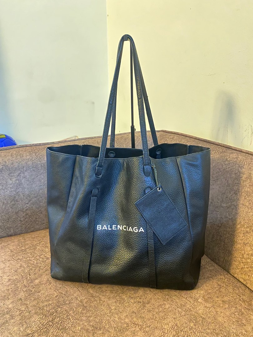 Balenciaga everyday deals tote medium