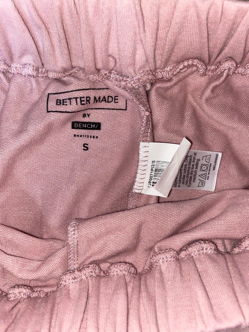 Bench joggers and sweater co-ord sets (Category: Sets or Coordinates) located in Manila. Submitted by thewalkingmuse (Listing ID 1212158047, Image 3). Description: size small. no flaws add for shipping fee. payment via bdo/bpi/ gcash only.