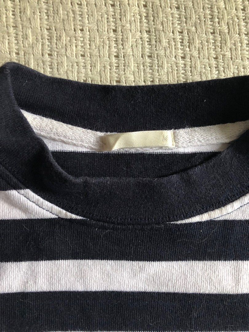 Black and White stripped pocket tee - GU (Category: Shirts) located in Pasig City. Submitted by cakemixbean (Listing ID 1212105925, Image 3). Description: ⭐️DECLUTTERING⭐️ B&W stripped pocket shirt size M from GU • Barely used, almost brand new! • Size Medium on tag. Fits small to medium • Bought in Taiwan GU For more, check out my listings!.