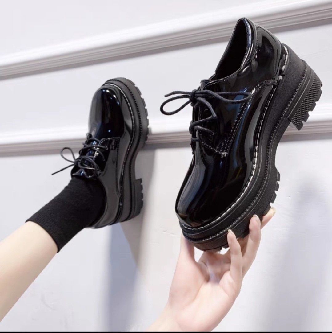 Black shiny shoes ladies shop