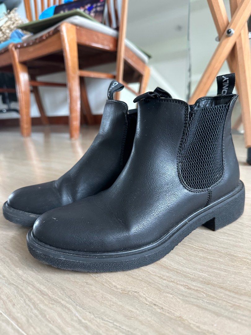 Black leather Chelsea winter boots Women s Fashion Footwear