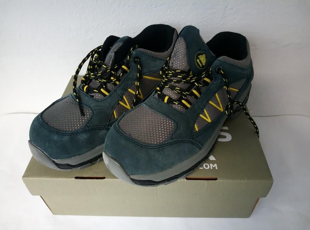 Hard cap shoes shop