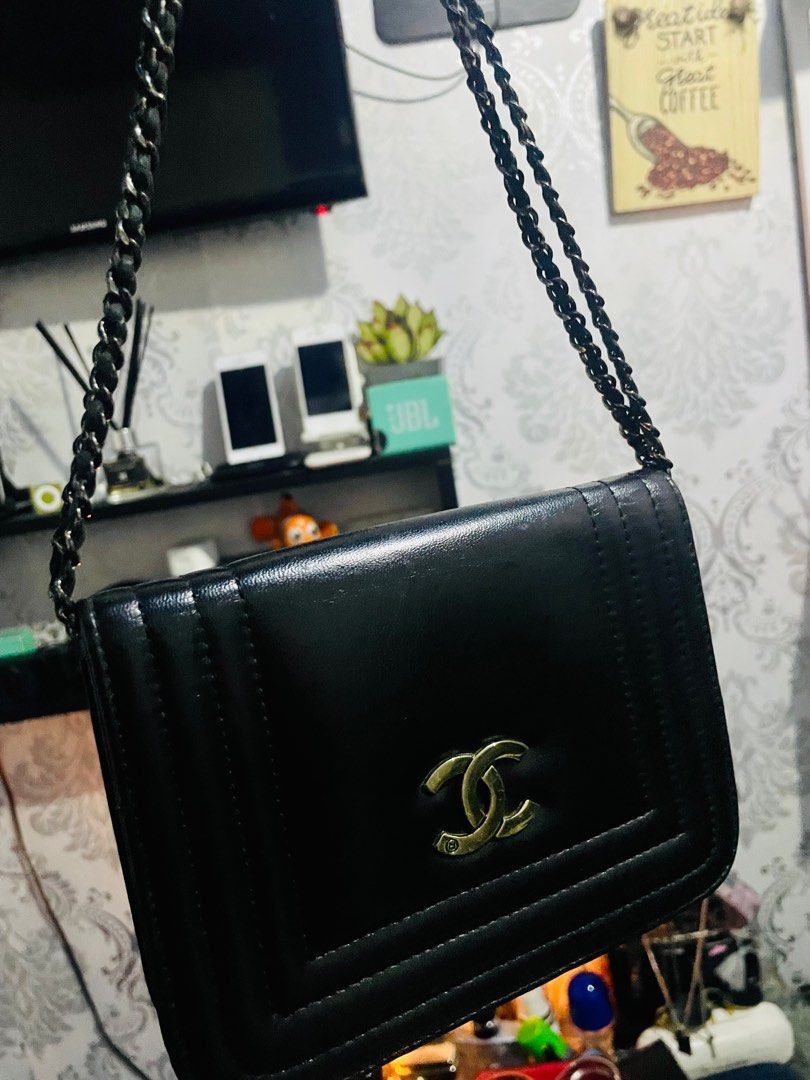 Chanel Sling Bag vintage Full leather, Barang Mewah, Tas & Dompet di Carousell