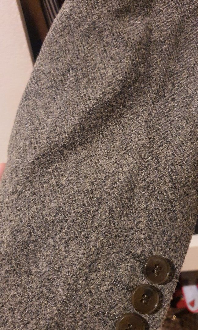 Coat (Category: Coats, Jackets and Outerwear) located in Quezon City. Submitted by weenot (Listing ID 1212197541, Image 3). Description: mens coat casual bought from hong kong can fit Medium to Large.