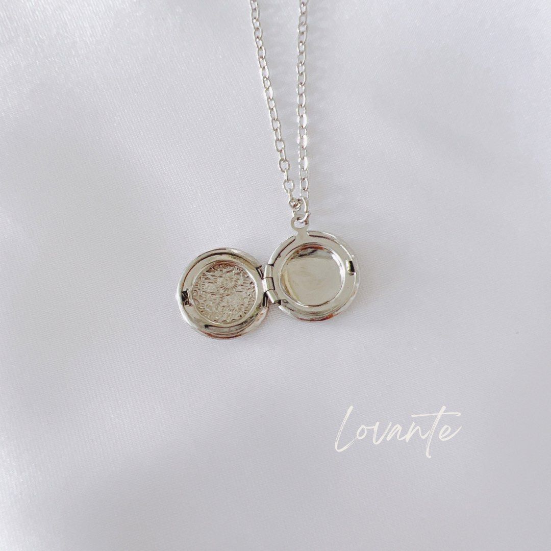 Double picture locket necklace sale