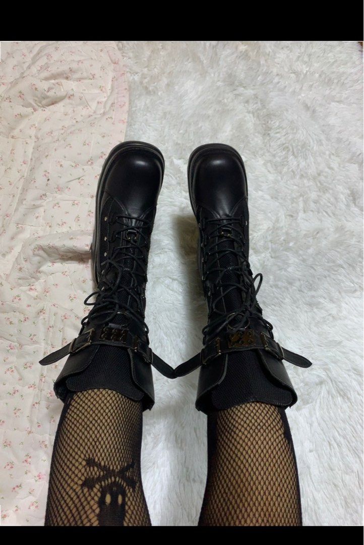Demonia Shaker 70 Dupes, Women's Fashion, Footwear, Boots on Carousell