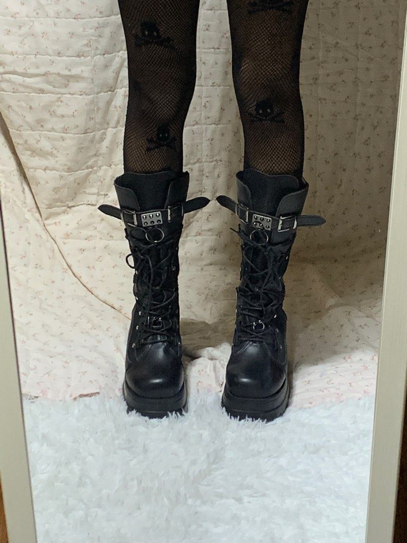 Demonia Shaker 70 Dupes, Women's Fashion, Footwear, Boots on Carousell