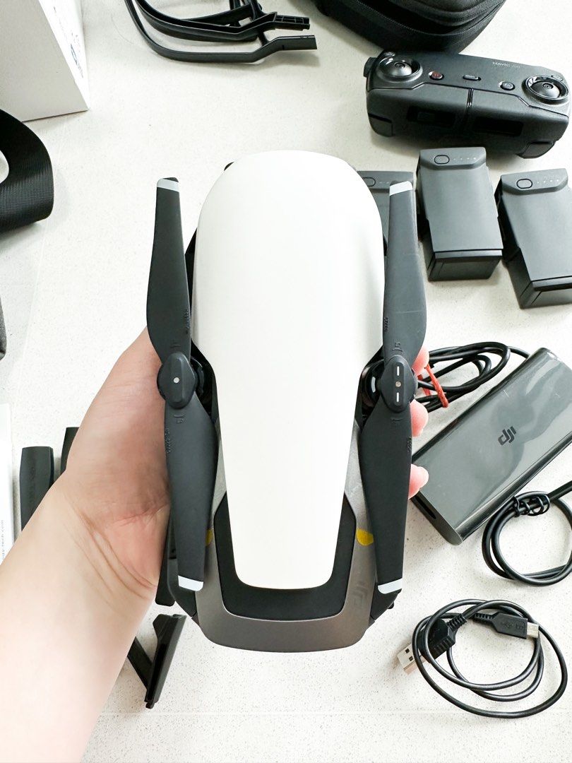 DJI Mavic Air Flymore Combo (White) - 98% NEW