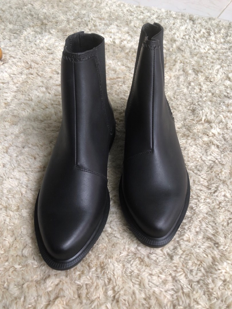 Dr martens -Zillow boot, Women's Fashion, Footwear, Boots on Carousell