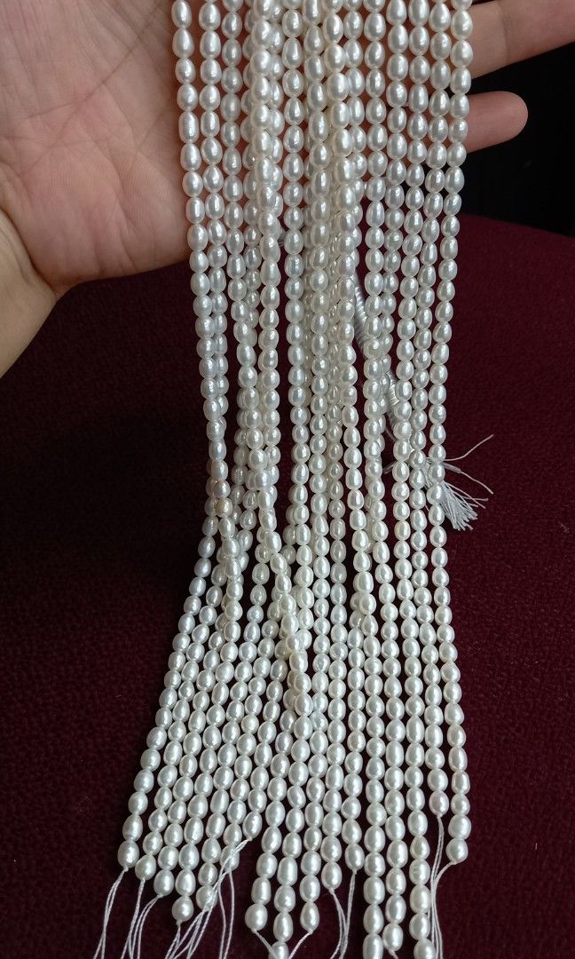 Egg shape fresh water pearl (Category: Necklaces) located in Malabon City. Submitted by aishahgirlshop (Listing ID 1212154583, Image 2). Description: 💯 Authentic fresh water pearl high quality 5-6mm white egg/biwa shape good quality luster free stainlesssteel lock 18" long choker 2500 best price Gcash only.