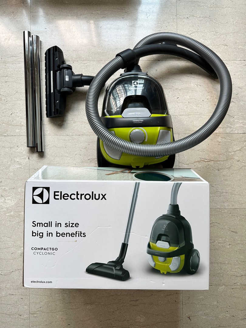 Electrolux Bagless Vacuum Cleaner, TV & Home Appliances, Vacuum Cleaner & Housekeeping on Carousell