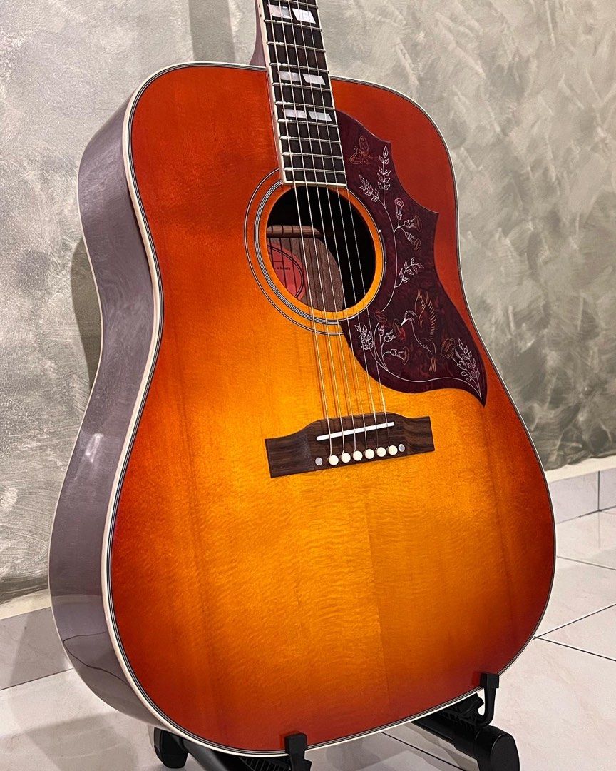 Epiphone Humming Bird Hobbies Toys Music Media Musical Instruments On Carousell