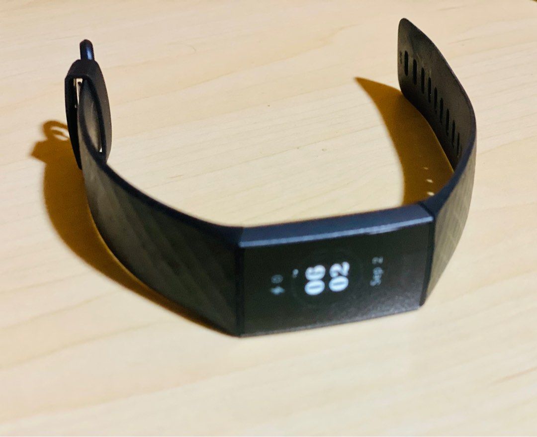 Fitbit Charge 3, Health & Nutrition, Health Monitors & Weighing Scales