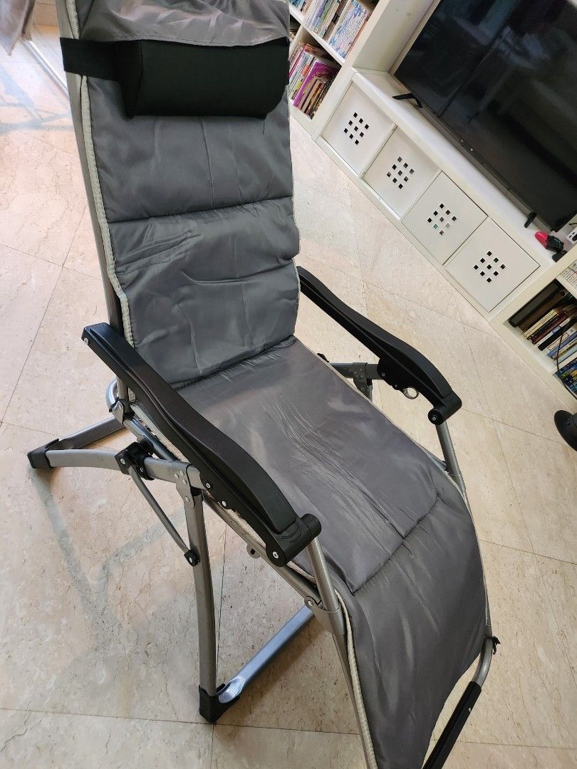 Foldable reclining chair, Furniture & Home Living, Furniture, Chairs on