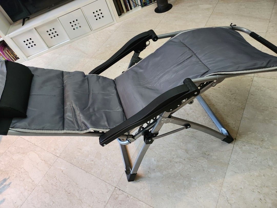 Foldable reclining chair, Furniture & Home Living, Furniture, Chairs on