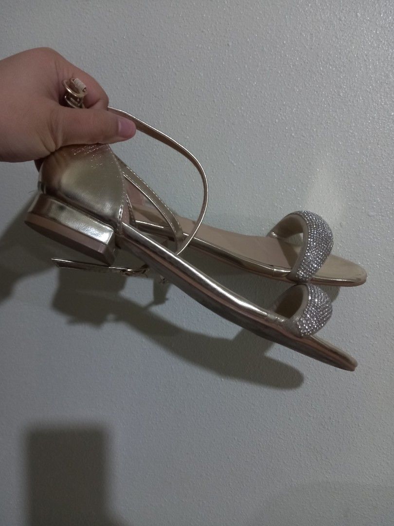 Gold / Silver / Shiny sandals (used twice only) (Category: Sandals) located in Manila. Submitted by nikadd (Listing ID 1212189458, Image 2). Description: used twice na - christmas party and wedding reception size 38 pero 10 inches So Fab elegant sandals lucky sandals - nabunot ako sa raffle ✨️.