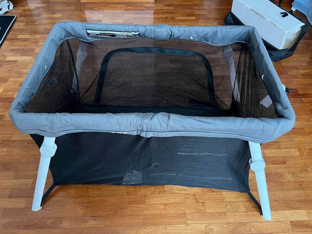 Guava Lotus Travel Crib, Babies & Kids, Baby Nursery & Kids Furniture