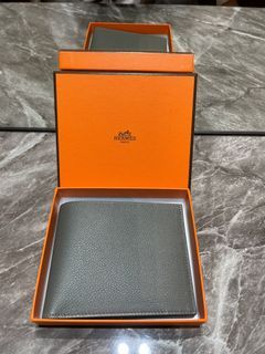 BNIB Hermes card holder black , Men's Fashion, Watches & Accessories,  Wallets & Card Holders on Carousell