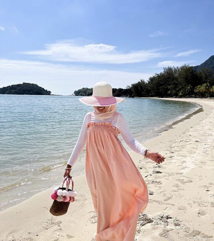 H&m best sale peach dress