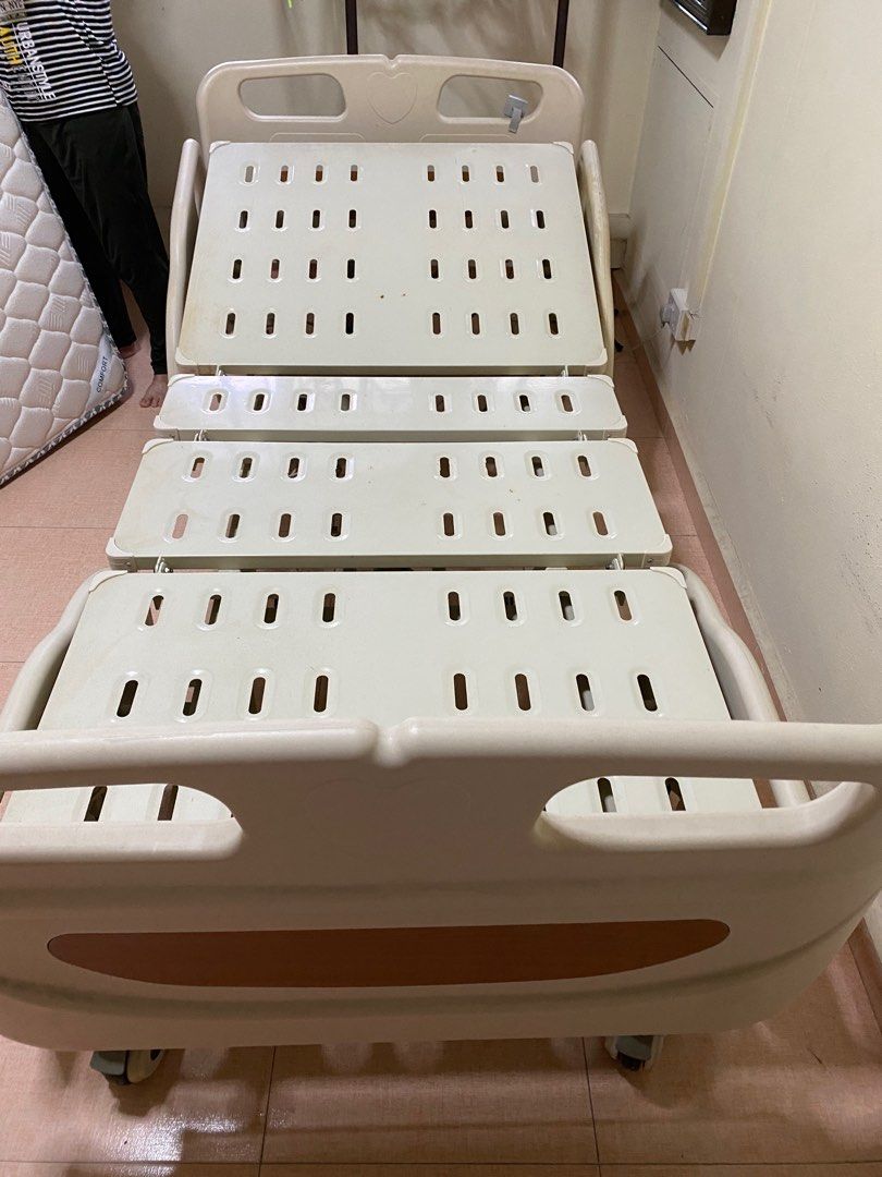 Hospital Bed, adult diapers, wheelchairs, Health & Nutrition, Assistive
