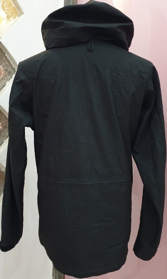 Jaket deals waterproof uniqlo