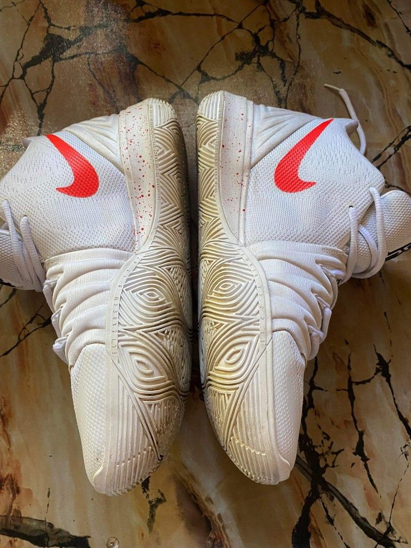Kyrie 5 UCONN HUSKIES Men s Fashion Footwear Sneakers on Carousell