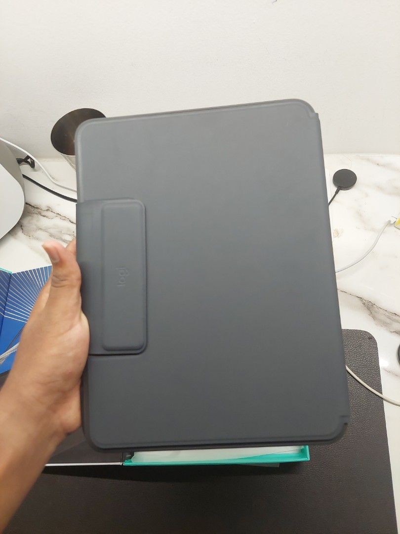 logitech keyboard for ipad pro 11 inch, Computers & Tech, Parts