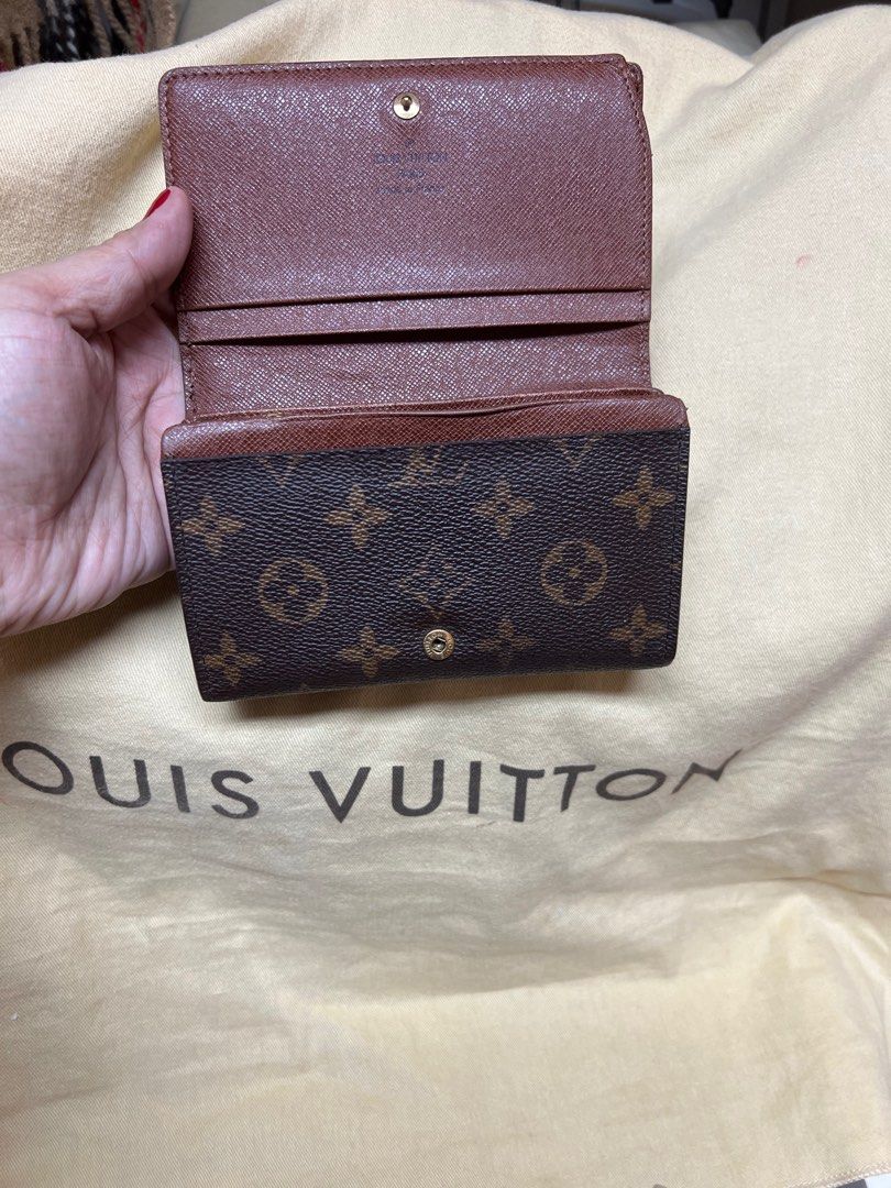 LOUIS VUITTON SHORT WALLET MONOGRAM (Category: Luxury Bags & Wallets) located in Manila. Submitted by poedoe83 (Listing ID 1212141075, Image 2). Description: .
