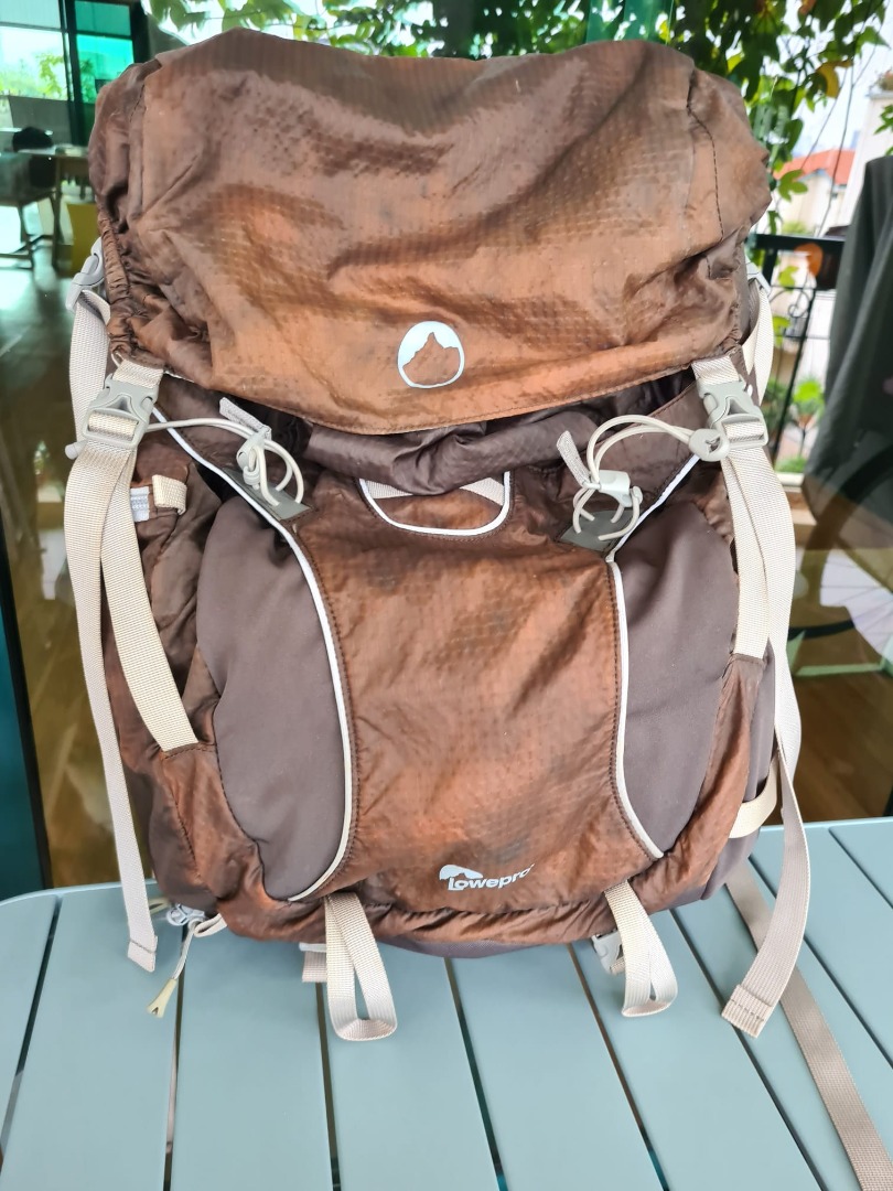 Lowepro photo sport pro 30l top