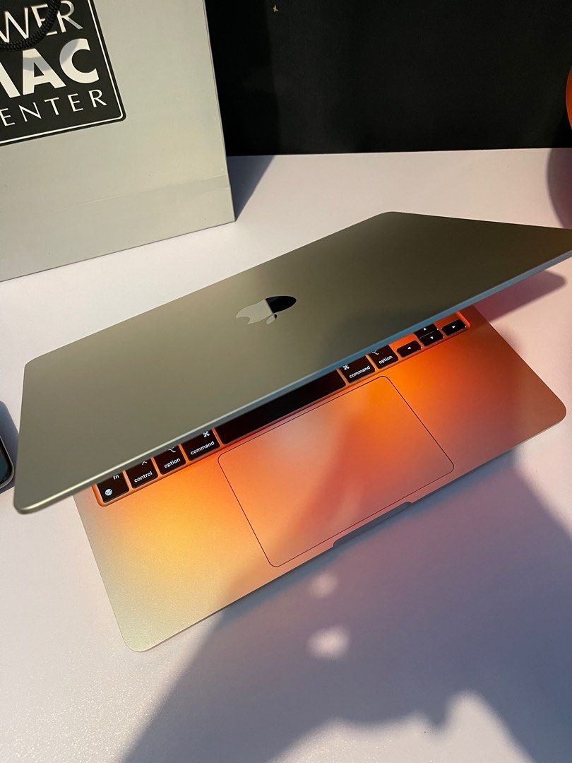 Macbook Air M2 256GB Starlight, Computers & Tech, Laptops & Notebooks on Carousell