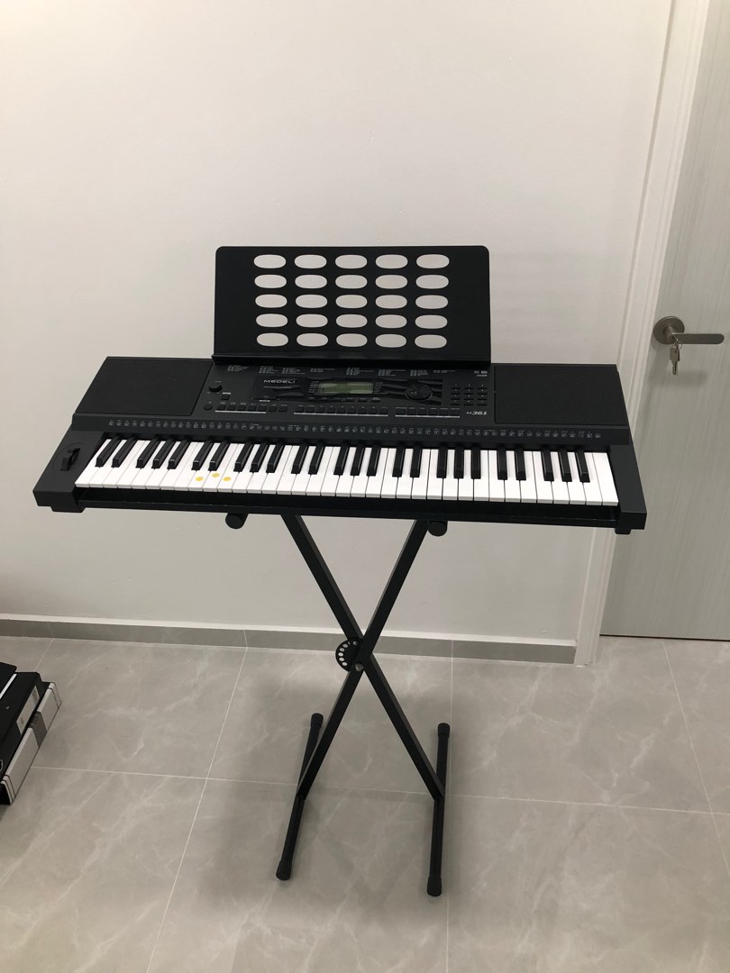 Medeli m361 Professional Keyboard with stand and music score holder ...