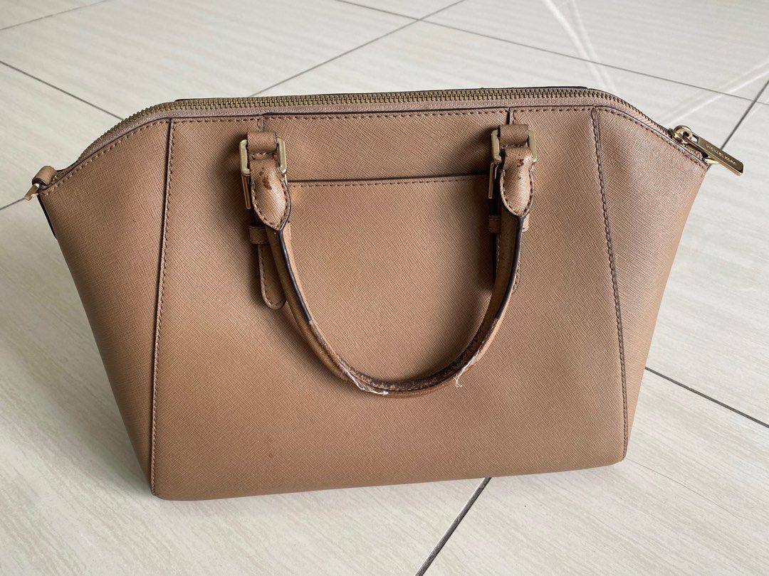 Michael Kors Bag, Women's Fashion, Bags & Wallets, Tote Bags on Carousell