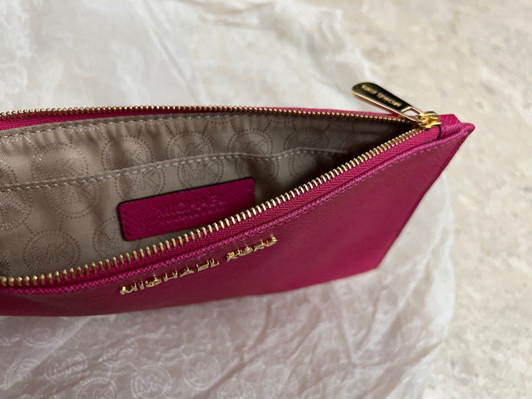 Michael Kors hand purse fuchsia pink, Luxury, Bags & Wallets on Carousell