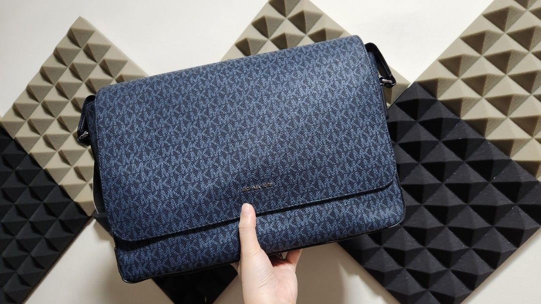 Michael kors cheap messenger harrison