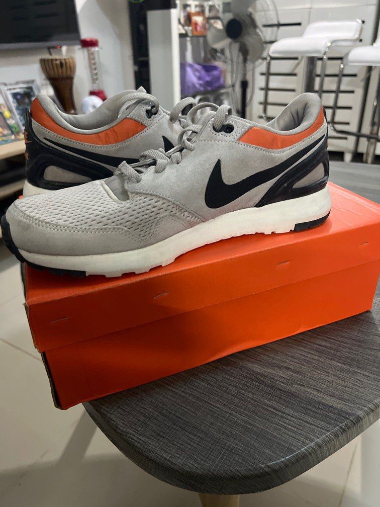 nike air versatile iii