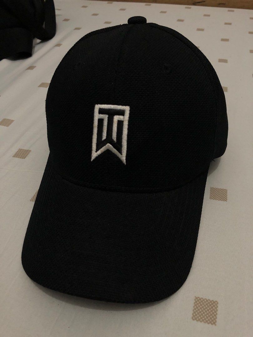 Tiger woods fitted hat store