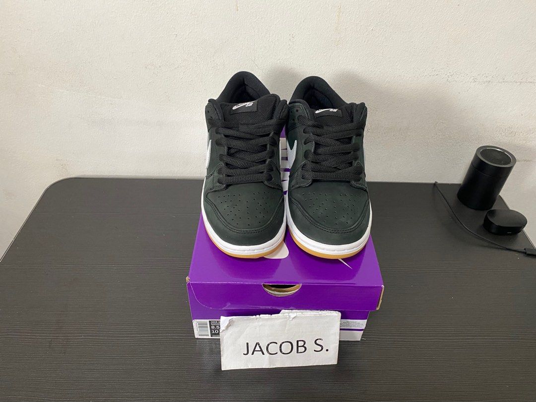 dunk low black gum