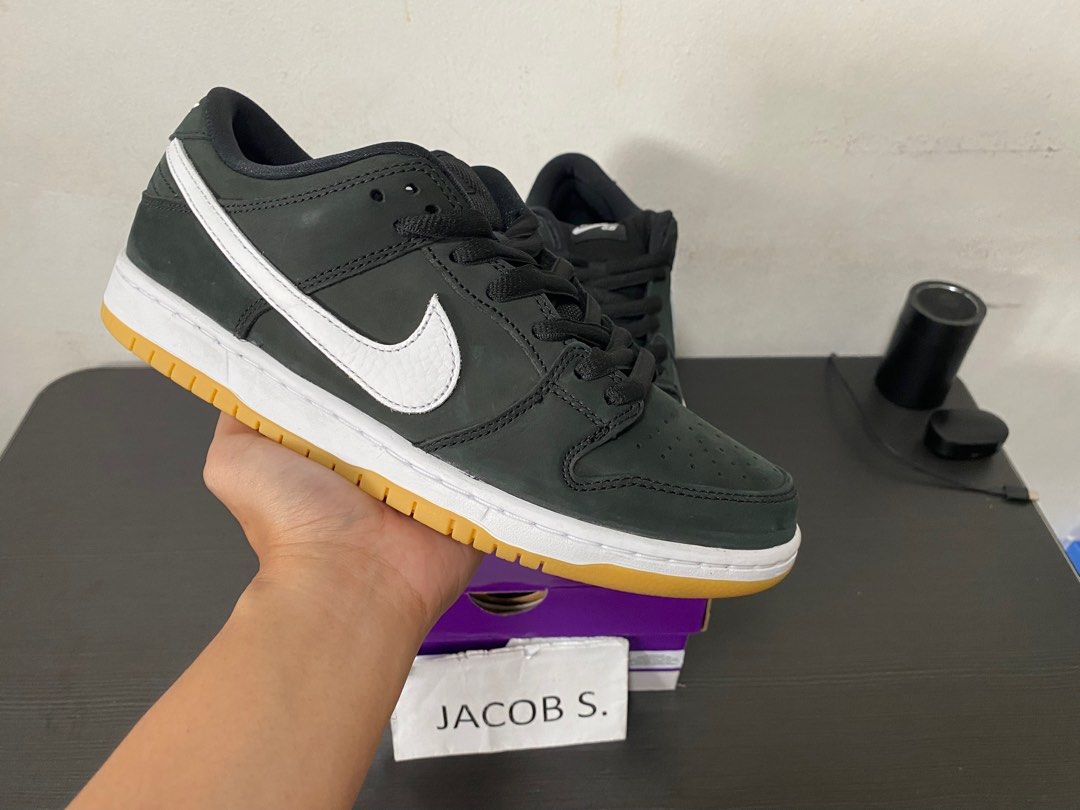 dunk low black gum