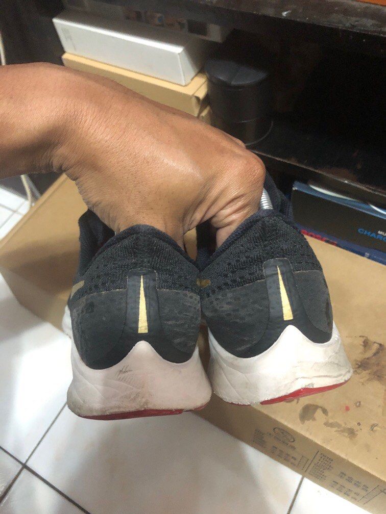 Nike epic react 2025 flyknit vs pegasus 35