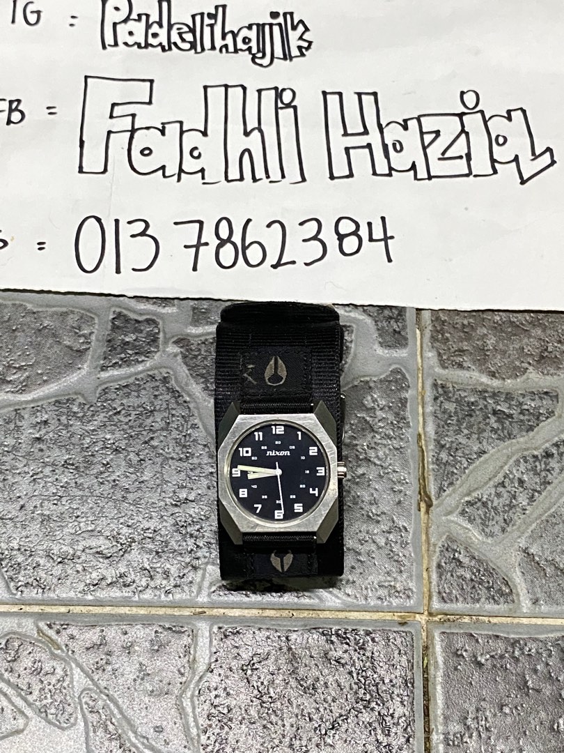 Old deals nixon watches