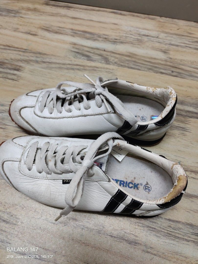 patrick (Category: Sneakers) located in Kuala Lumpur. Submitted by balangbell (Listing ID 1212140200, Image 3). Description: size 37 made in japan size budak 7-9 tahun tapak masih ok barang lama vintage.