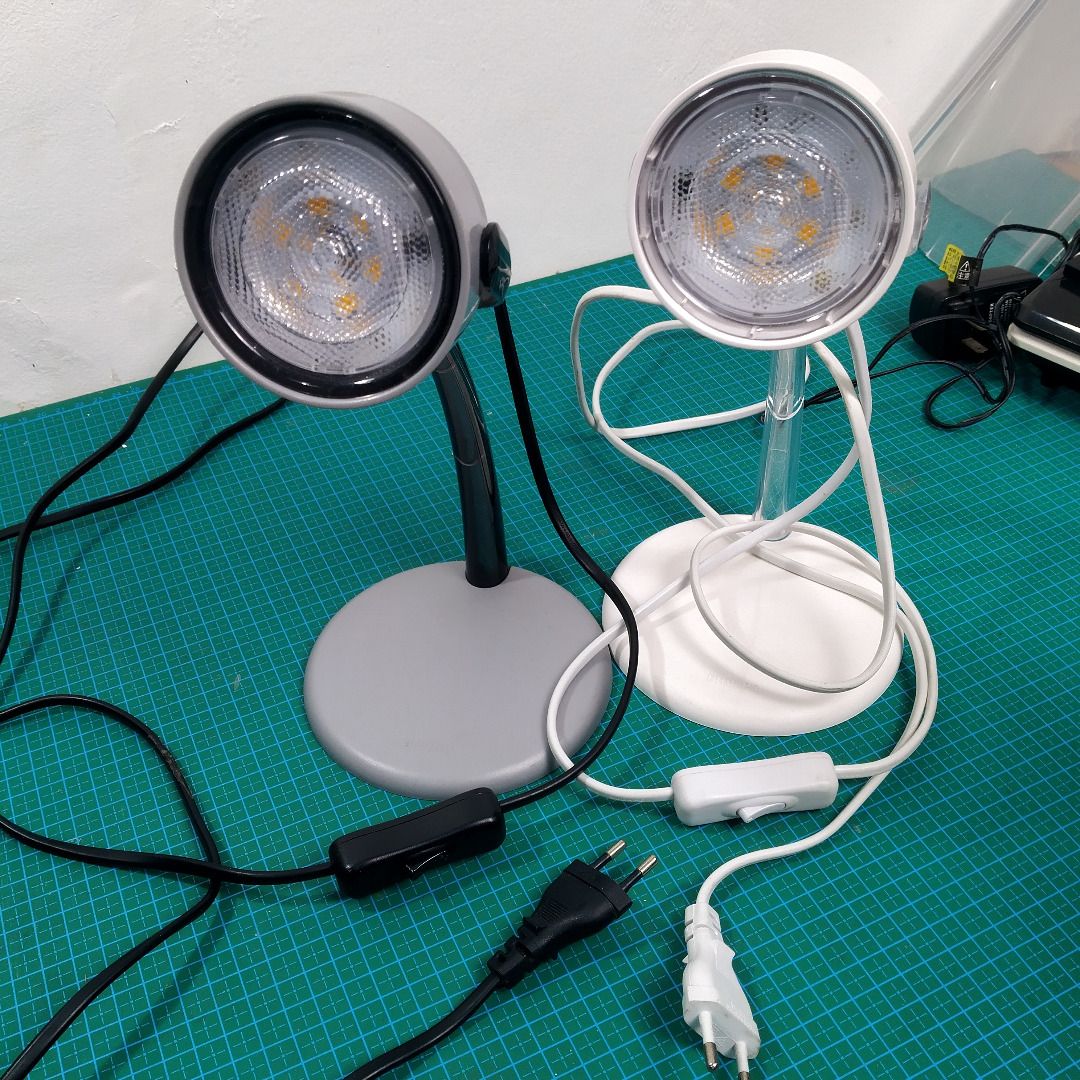 Philips Lampu Meja/LED Table Light DYNA67413 PUTIH/HITAM Set