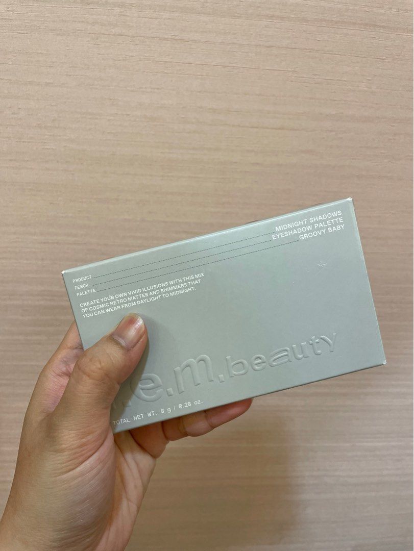 REM BEAUTY Eyeshadow Palette in Groovy Baby, Beauty & Personal Care