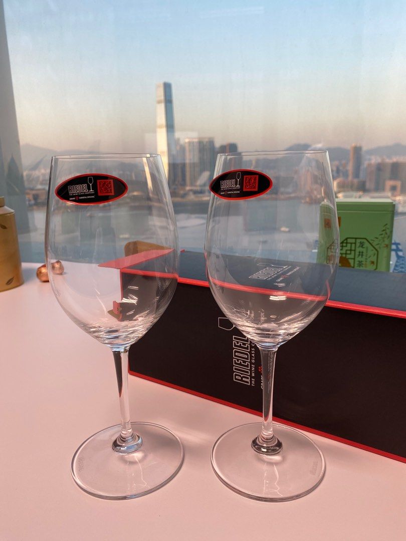 Riedel Vivant Red wine glass (pair), 家庭電器, 廚房電器, 酒窖及存倉 Carousell