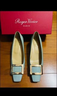 Roger Vivier 淺藍色