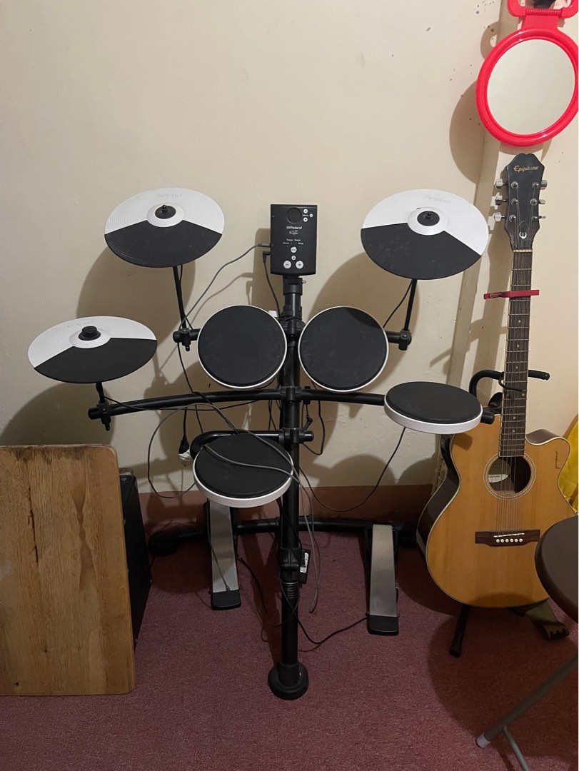 Roland e drums set with 2 amps, Hobbies & Toys, Music & Media, Musical