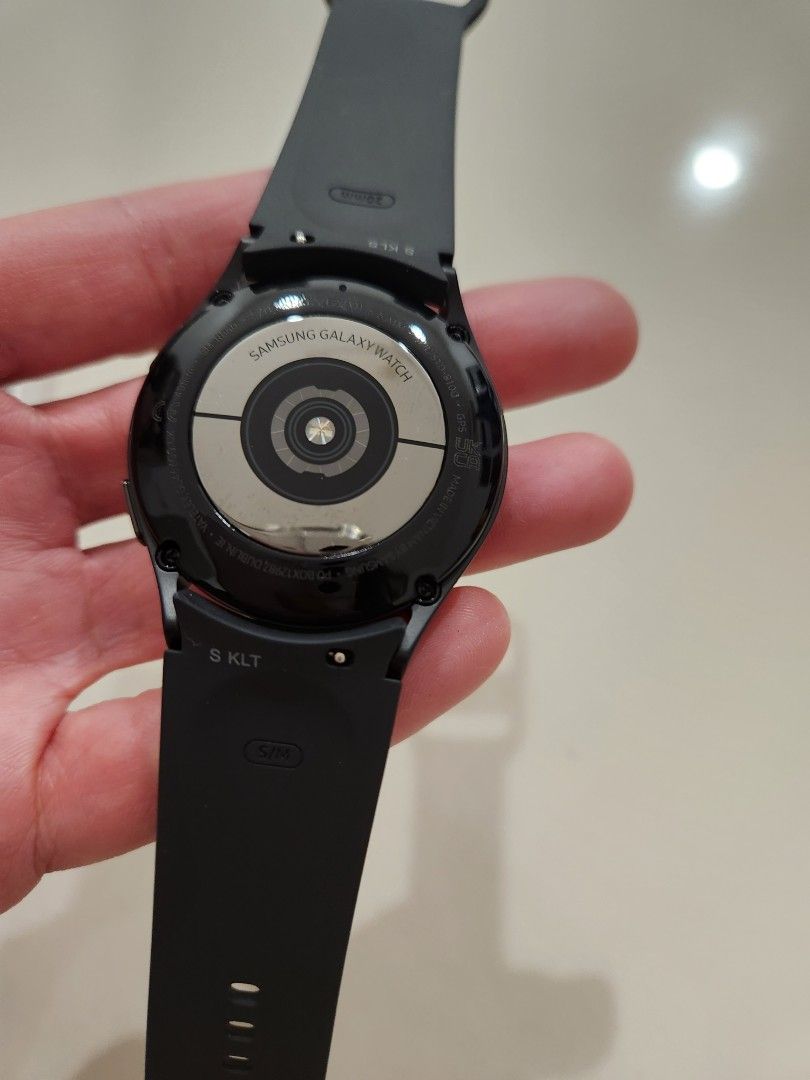 Samsung Galaxy Watch 4 Bluetooth 40mm Smartwatch (R860), Mobile Phones