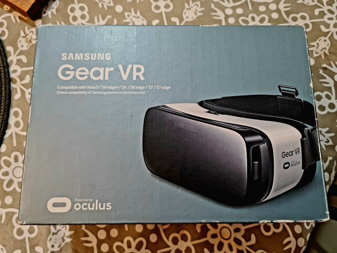 Samsung Gear VR powered by Oculus SM-R322 (Category: Other Mobile & Gadget Accessories) located in Bacoor. Submitted by datsun240 (Listing ID 1212148710, Image 1). Description: Sealed just opened to take pictures All plastic covering are intact Meet up Jollibee Molino Bacoor or via Lalamove Specification Gear VR (SM-R322) Category Type Gear™ VR Color Color Frost White Size Weight 0.70 lb. Product Dimensions (inches) 7.95" (W) x 3.65" (H) x 4.58" 