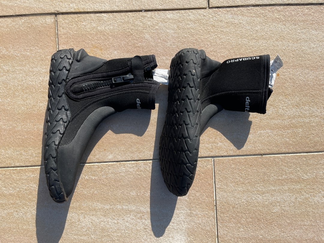Scuba fin boots, 運動產品, 其他運動配件 Carousell