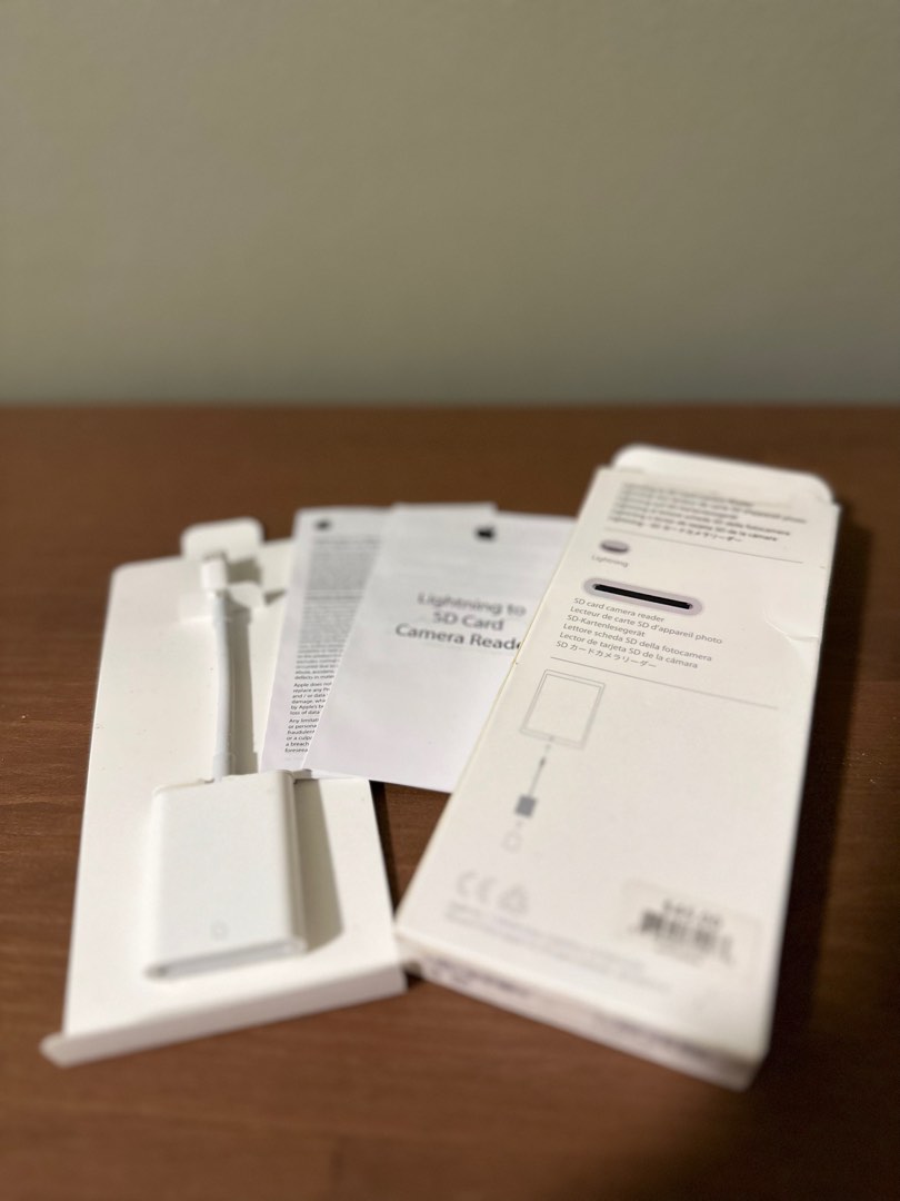 SD card to Lightning, Computers & Tech, Parts & Accessories, Cables
